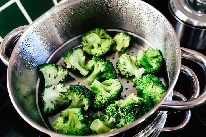 Simple Sides: Steamed Broccoli